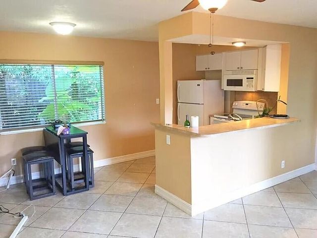 2713 NE 33RD Avenue 1-2, Fort Lauderdale, FL 33308