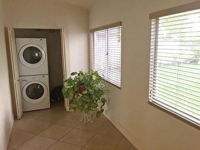 2713 NE 33RD Avenue 1-2, Fort Lauderdale, FL 33308