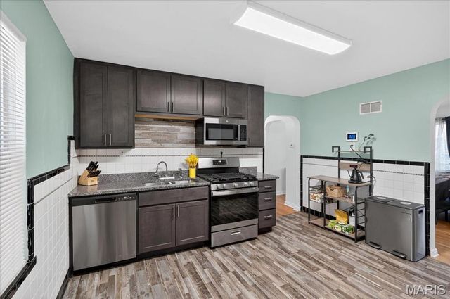 6604 Hazen Avenue, St Louis, MO 63121