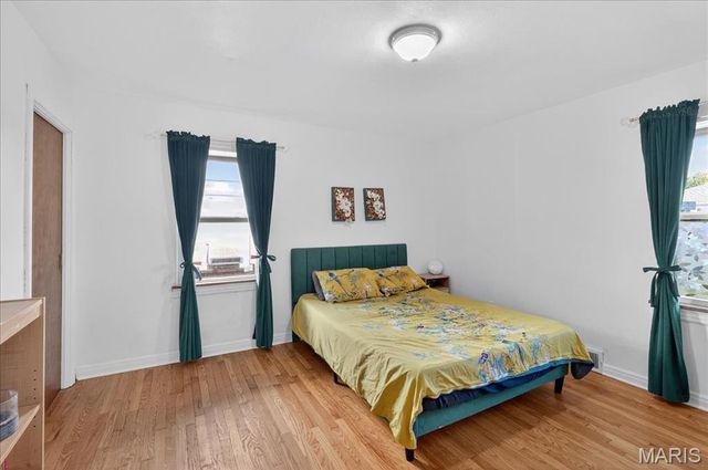 6604 Hazen Avenue, St Louis, MO 63121