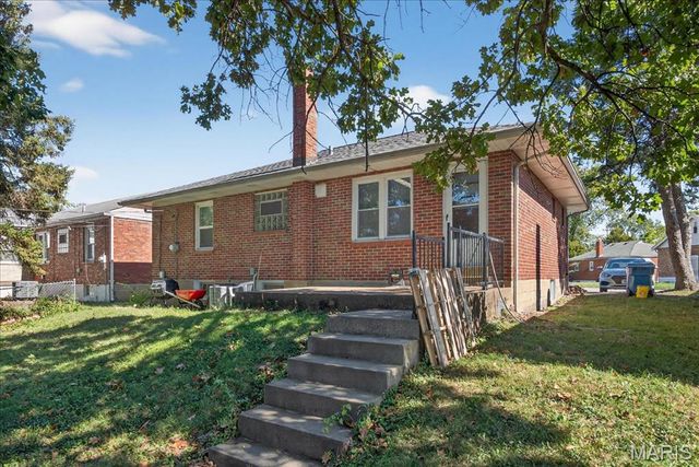 6604 Hazen Avenue, St Louis, MO 63121