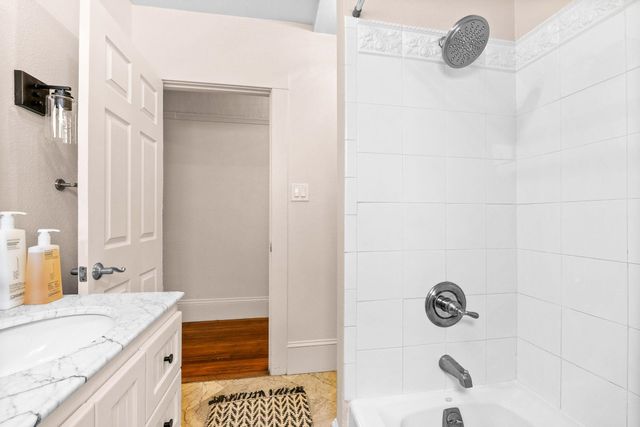 6021 Monadnock Way, Oakland, CA 94605