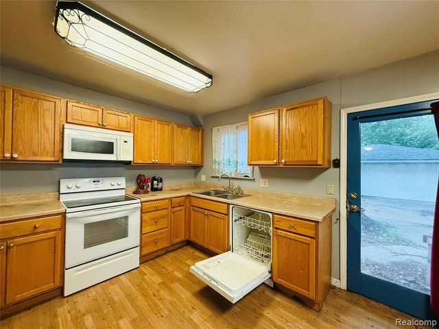 1501 Barchester Street, Westland, MI 48186