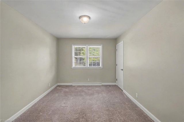 3432 Kinnamon Road, Winston-salem, NC 27104