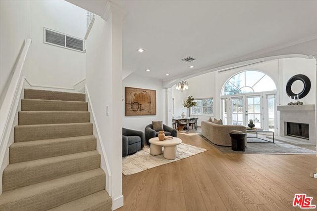 120 N Swall Drive 306, Los Angeles, CA 90048