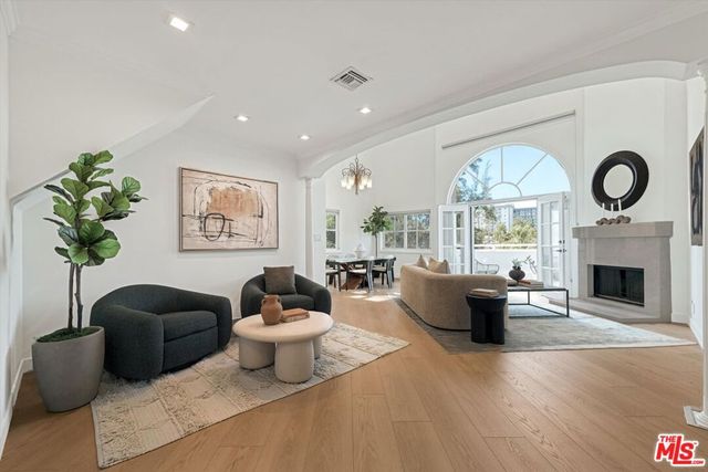 120 N Swall Drive 306, Los Angeles, CA 90048