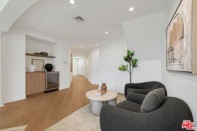 120 N Swall Drive 306, Los Angeles, CA 90048