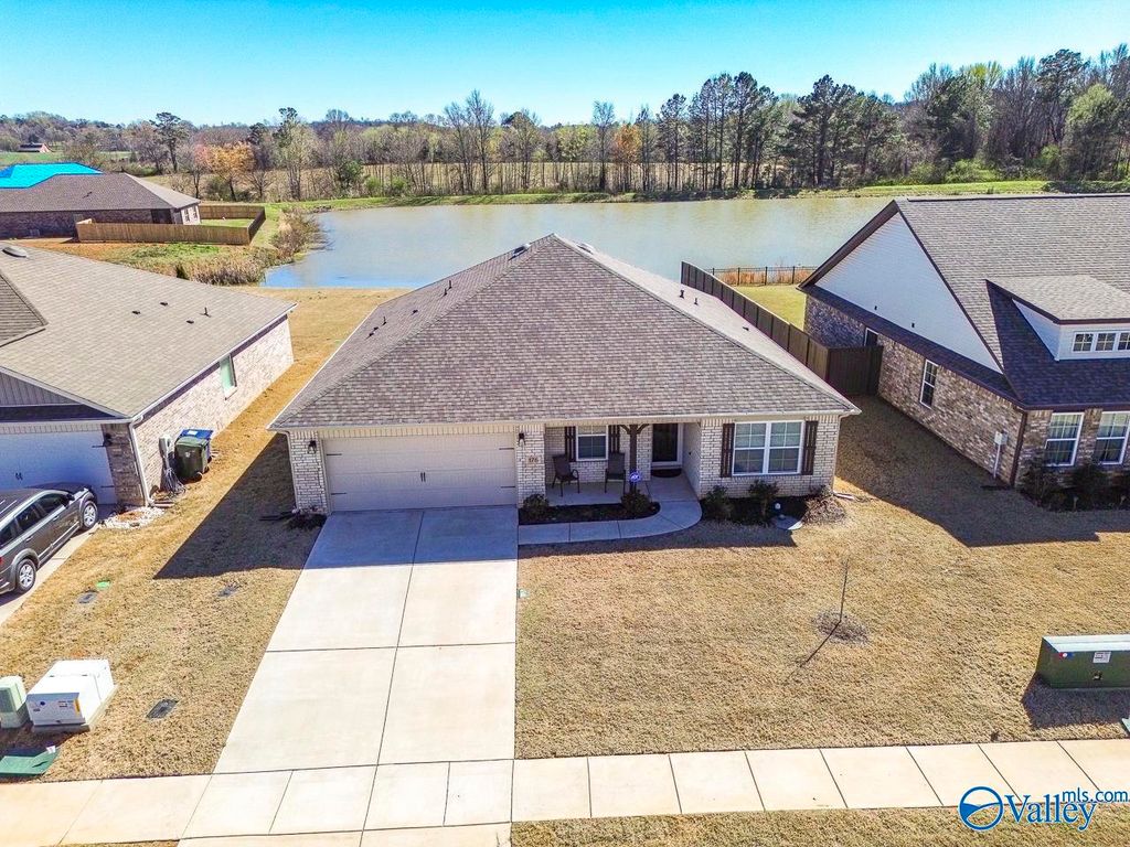 176 Beaver Brook Place, Toney, AL 35773