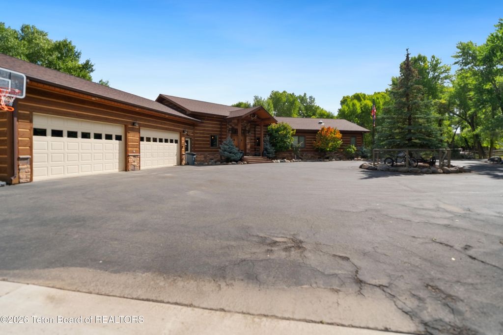 26 WALKABOUT CREEK Lane, Dubois, WY 82513 photo 10