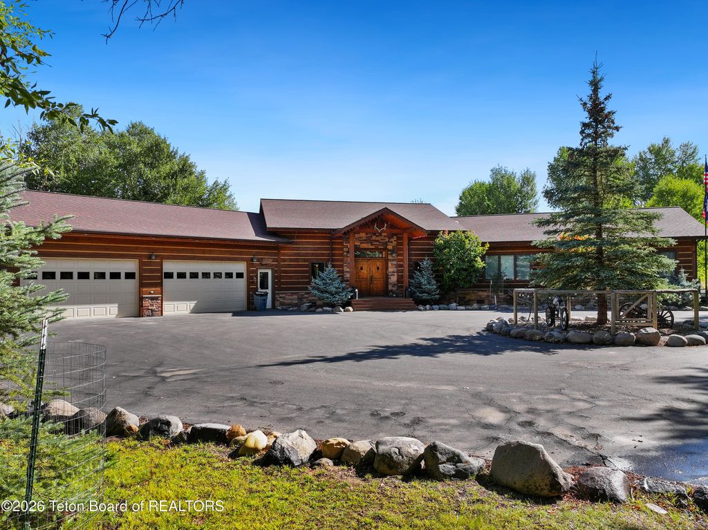 26 WALKABOUT CREEK Lane, Dubois, WY 82513 photo 2