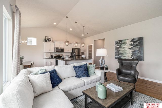 6417 N 168 Avenue, Omaha, NE 68116