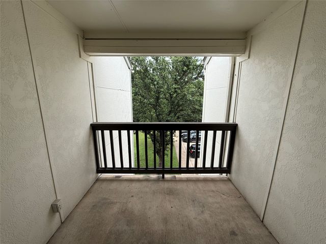 230 E 5th Street 303, Dallas, TX 75203