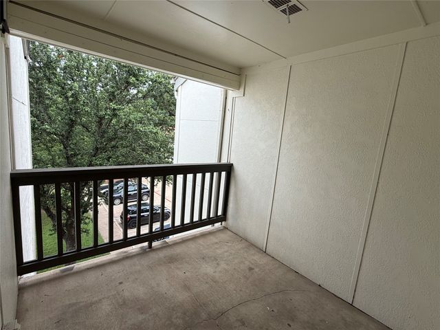230 E 5th Street 303, Dallas, TX 75203
