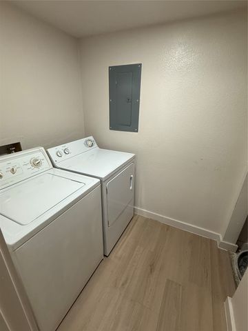 230 E 5th Street 303, Dallas, TX 75203