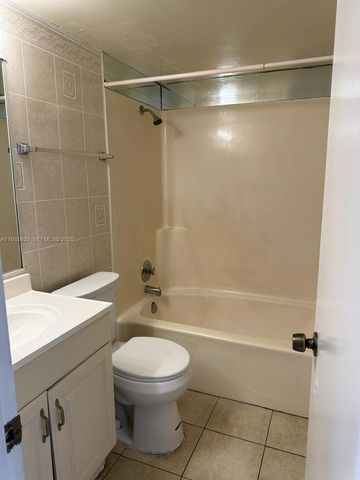 402 Lakeside Dr 108, Margate, FL 33063