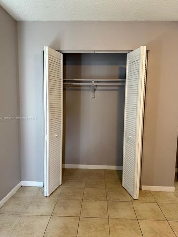 402 Lakeside Dr 108, Margate, FL 33063