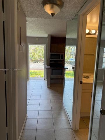 402 Lakeside Dr 108, Margate, FL 33063