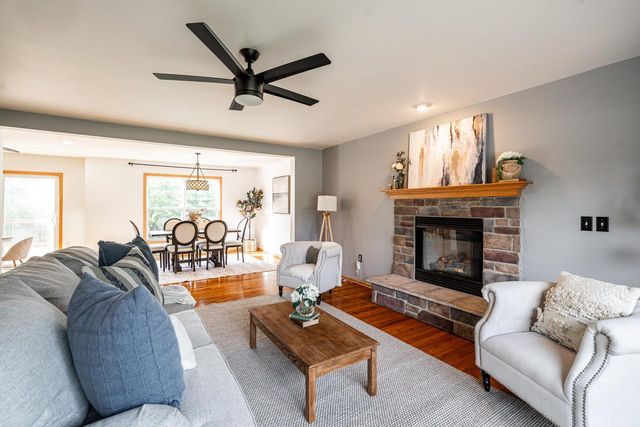 2309 Summit AVENUE, Waukesha, WI 53188
