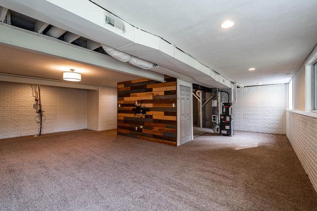 2309 Summit AVENUE, Waukesha, WI 53188