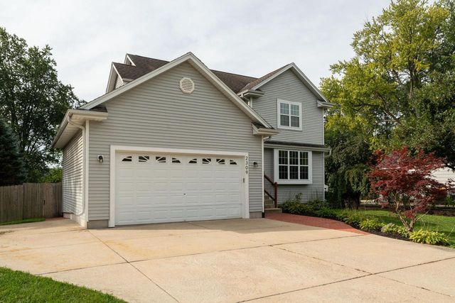 2309 Summit AVENUE, Waukesha, WI 53188