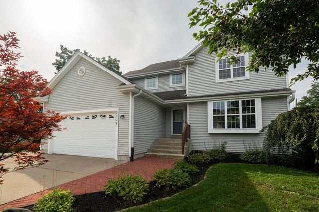 2309 Summit AVENUE, Waukesha, WI 53188