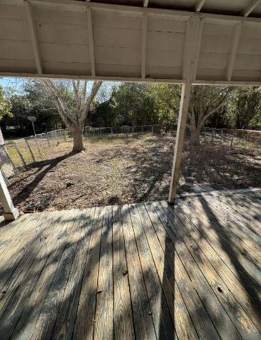 302 S Burleson ST, Kyle, TX 78640