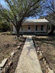302 S Burleson ST, Kyle, TX 78640