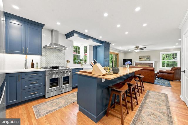 7 MANOR VIEW CIR, Malvern, PA 19355