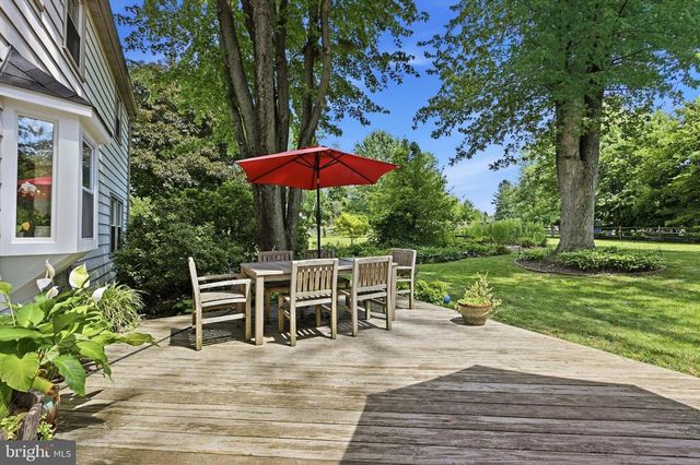 7 MANOR VIEW CIR, Malvern, PA 19355