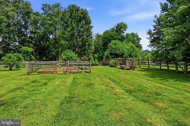 7 MANOR VIEW CIR, Malvern, PA 19355