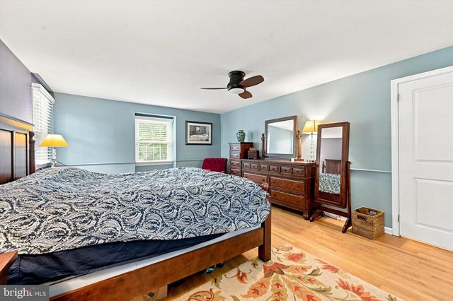 7 MANOR VIEW CIR, Malvern, PA 19355