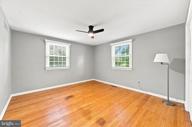 7 MANOR VIEW CIR, Malvern, PA 19355