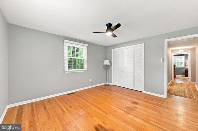 7 MANOR VIEW CIR, Malvern, PA 19355