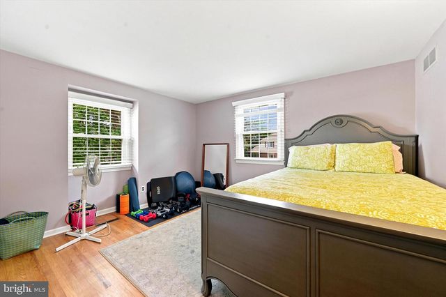 7 MANOR VIEW CIR, Malvern, PA 19355