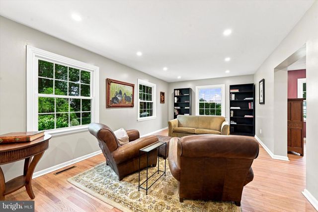7 MANOR VIEW CIR, Malvern, PA 19355