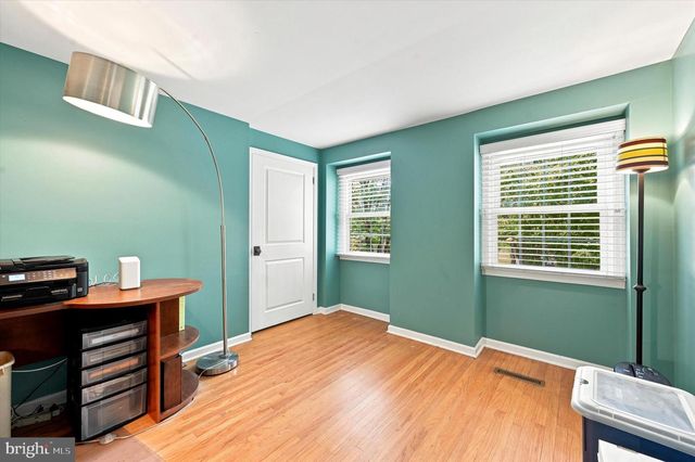 7 MANOR VIEW CIR, Malvern, PA 19355