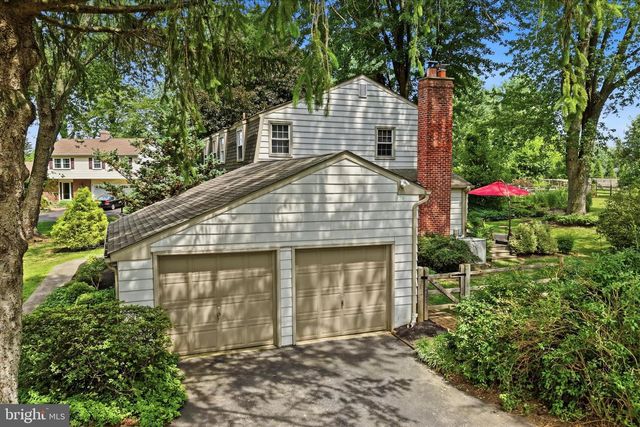 7 MANOR VIEW CIR, Malvern, PA 19355