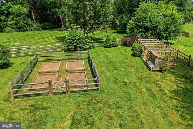 7 MANOR VIEW CIR, Malvern, PA 19355