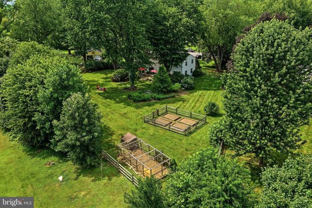 7 MANOR VIEW CIR, Malvern, PA 19355