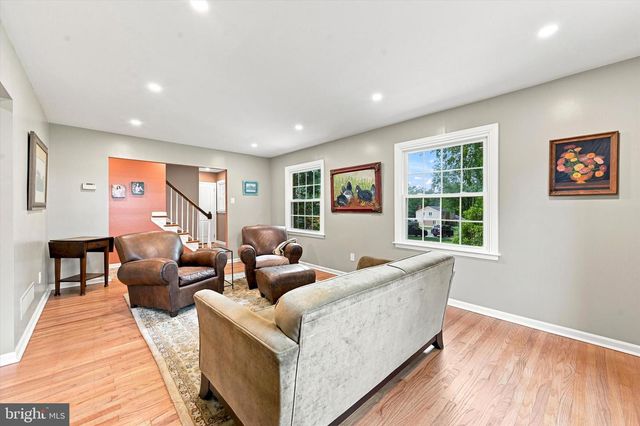 7 MANOR VIEW CIR, Malvern, PA 19355
