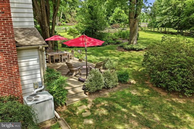7 MANOR VIEW CIR, Malvern, PA 19355