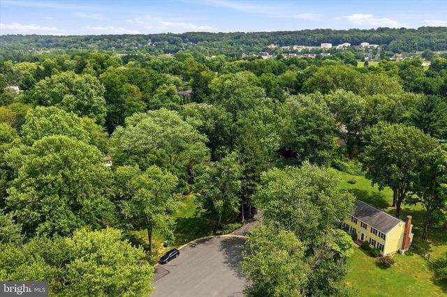 7 MANOR VIEW CIR, Malvern, PA 19355