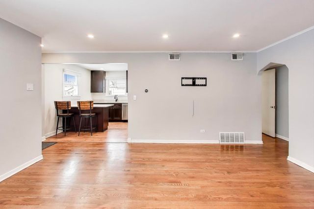 6116 S Neenah Avenue, Chicago, IL 60638