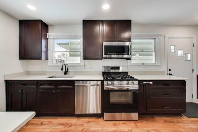 6116 S Neenah Avenue, Chicago, IL 60638