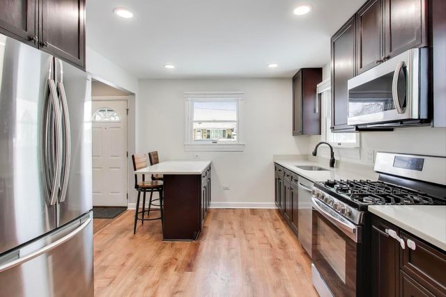 6116 S Neenah Avenue, Chicago, IL 60638