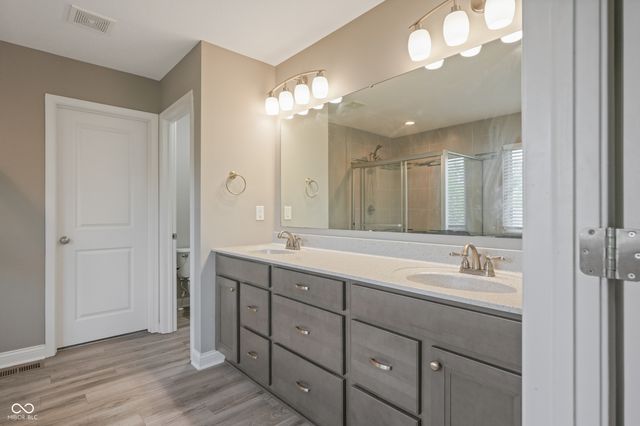 650 Ridge Gate Drive, Brownsburg, IN 46112