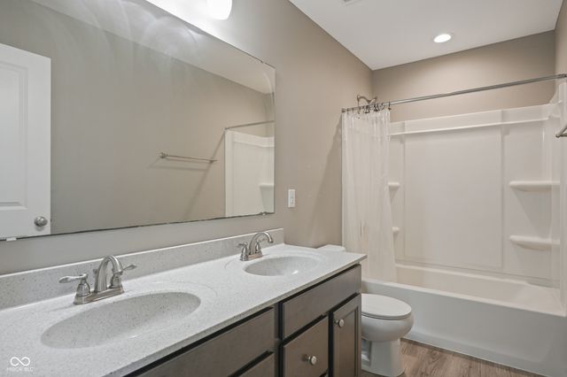 650 Ridge Gate Drive, Brownsburg, IN 46112
