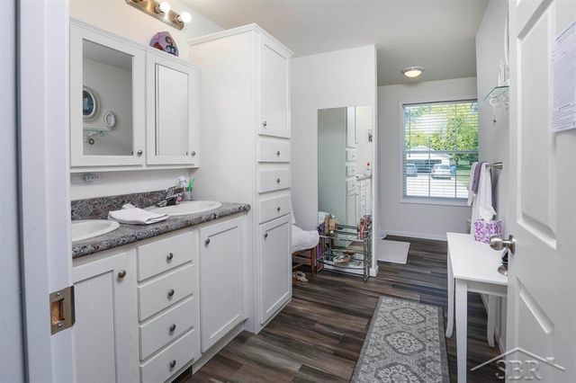 531 W Myrtle Street, Edenville Twp, MI 48657
