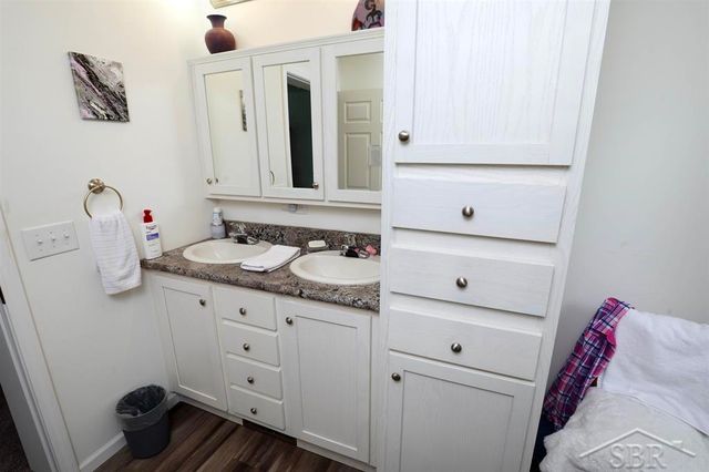 531 W Myrtle Street, Edenville Twp, MI 48657