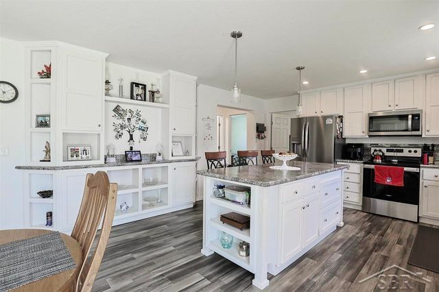 531 W Myrtle Street, Edenville Twp, MI 48657